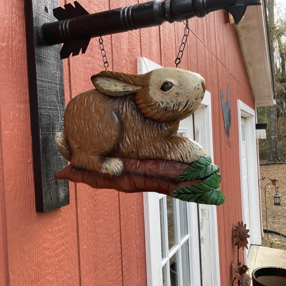K&K Interiors hanging Rabbit on Carrot Hanger